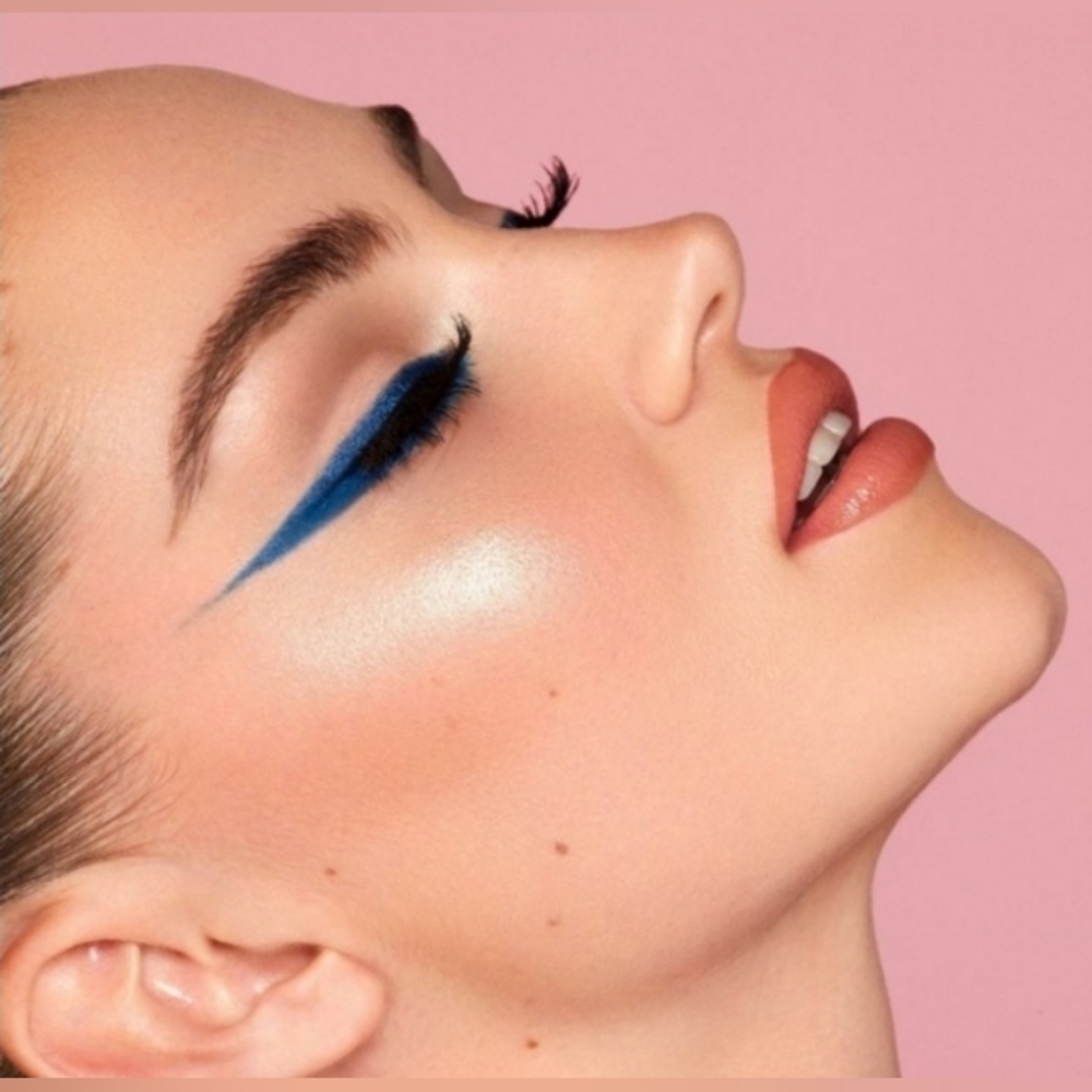 KYLIE Jenner Pressed Illuminating Kylighter- ICE ME OUT - Picture 6 of 9